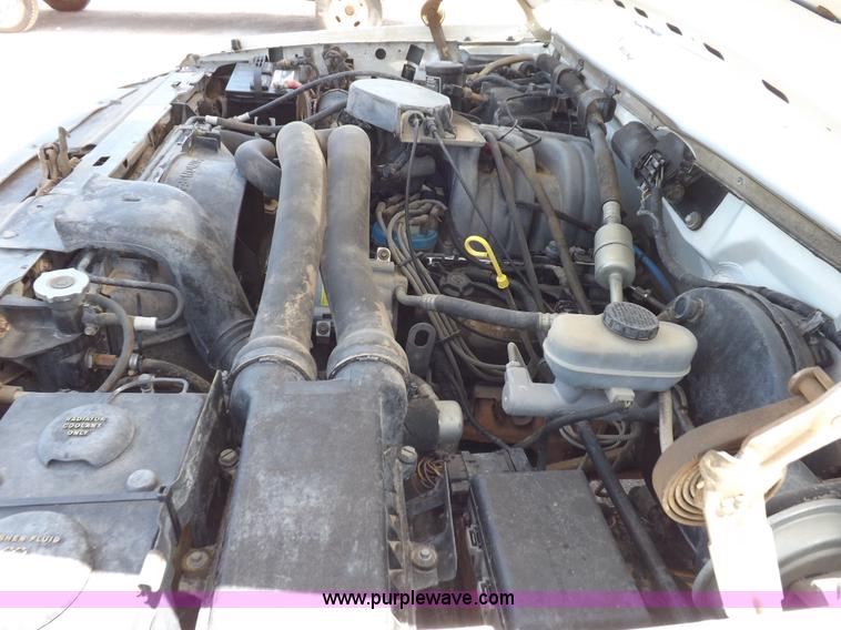 image for item K3992 1992 Ford F150 pickup truck