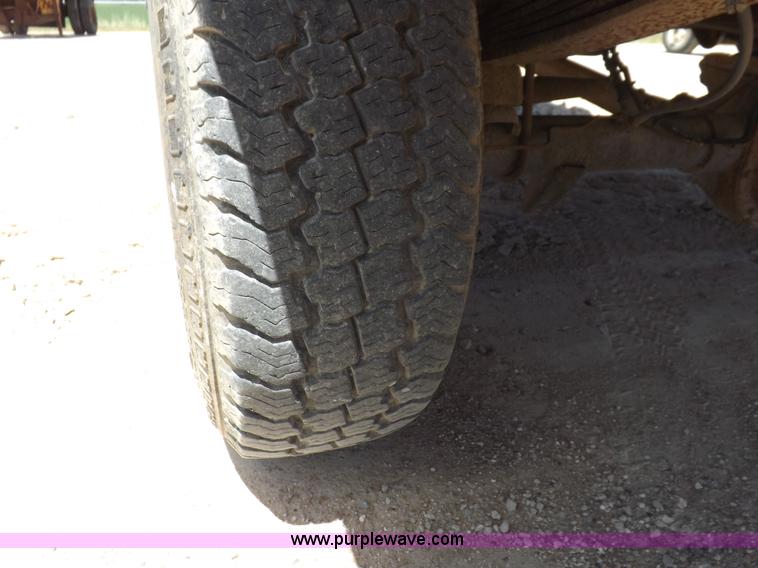 image for item K3992 1992 Ford F150 pickup truck