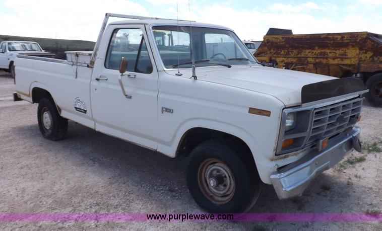 image for item K3993 1986 Ford F150 pickup truck