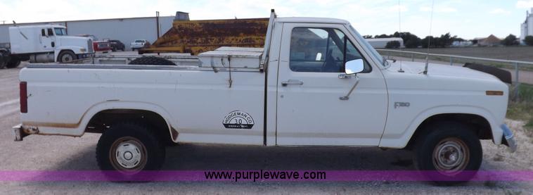 image for item K3993 1986 Ford F150 pickup truck