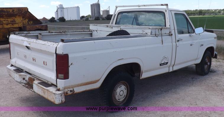 image for item K3993 1986 Ford F150 pickup truck