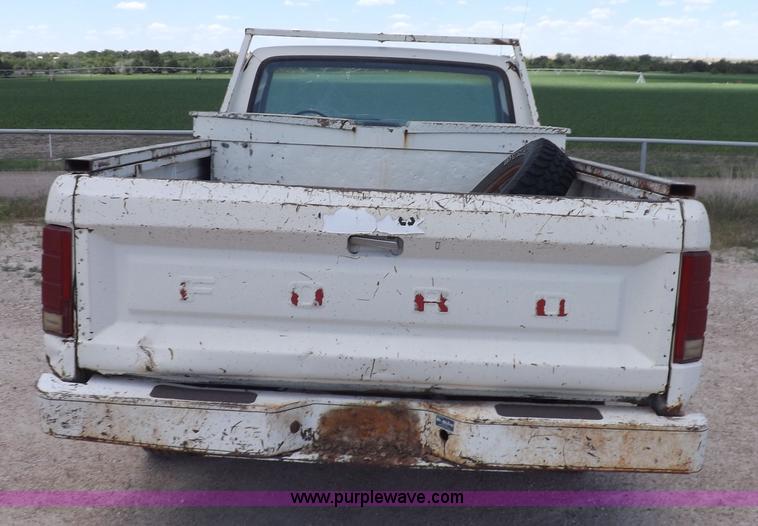 image for item K3993 1986 Ford F150 pickup truck