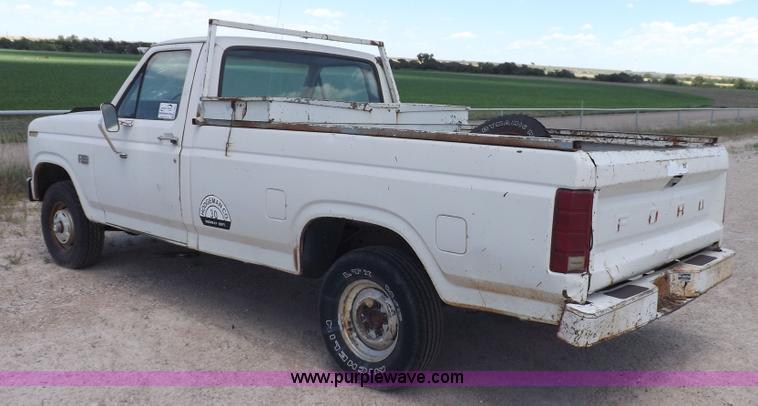 image for item K3993 1986 Ford F150 pickup truck