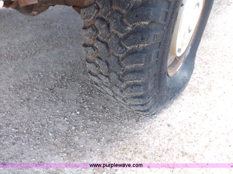 image for item K3993 1986 Ford F150 pickup truck