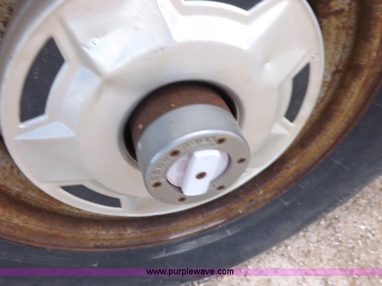 image for item K3993 1986 Ford F150 pickup truck