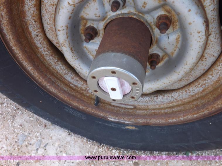 image for item K3993 1986 Ford F150 pickup truck