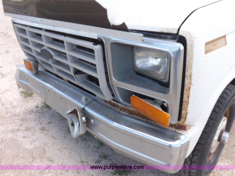 image for item K3993 1986 Ford F150 pickup truck