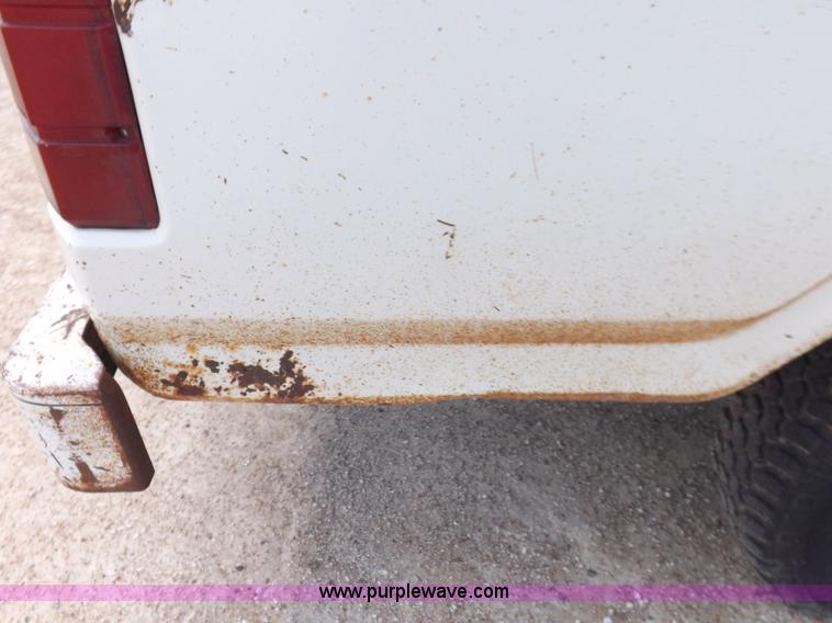 image for item K3993 1986 Ford F150 pickup truck