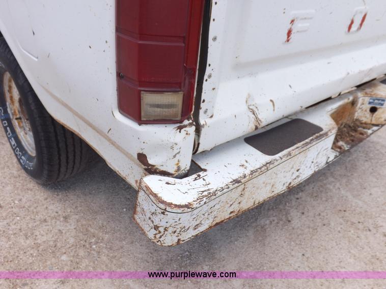 image for item K3993 1986 Ford F150 pickup truck