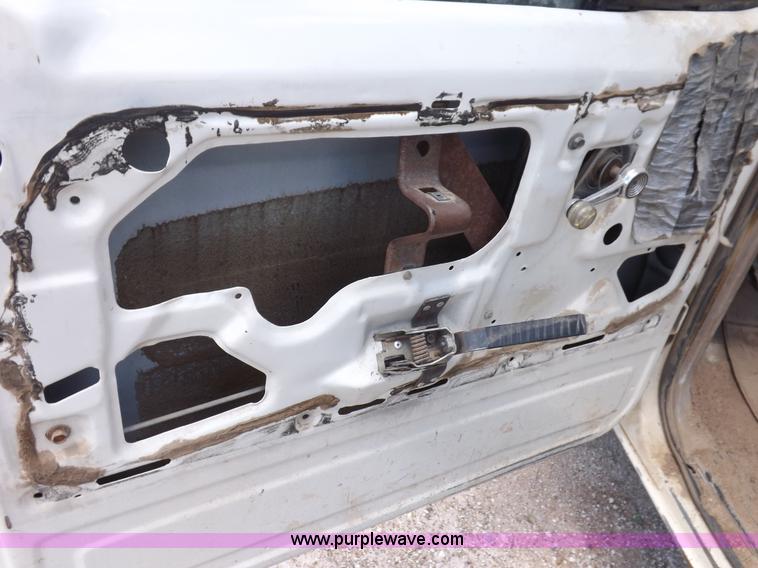 image for item K3993 1986 Ford F150 pickup truck