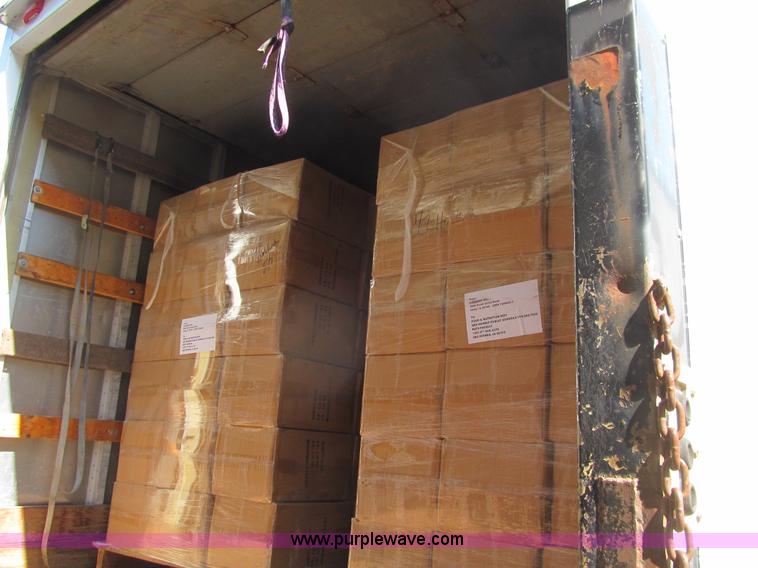 image for item K5664 1994 Ford F700 box truck