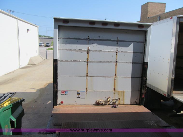 image for item K5664 1994 Ford F700 box truck