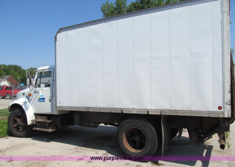 image for item K5665 1996 International 4700 box truck