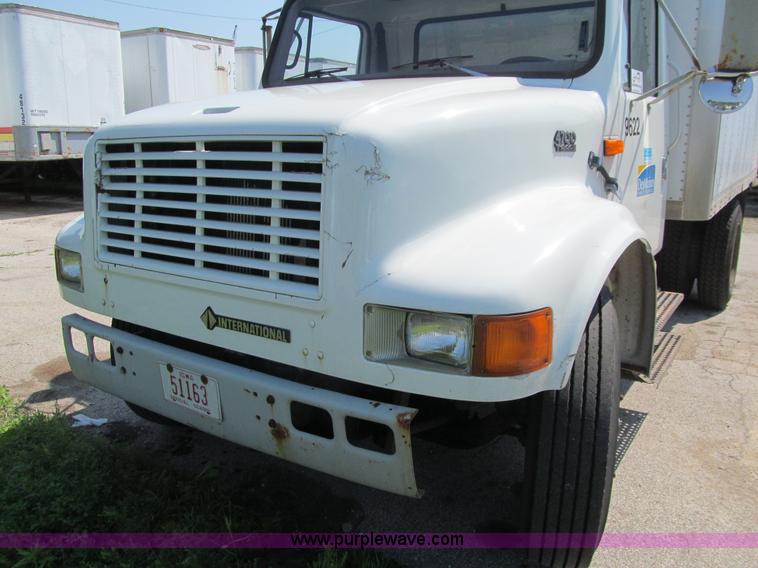 image for item K5665 1996 International 4700 box truck