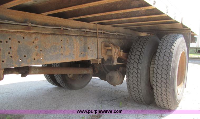 image for item K5665 1996 International 4700 box truck