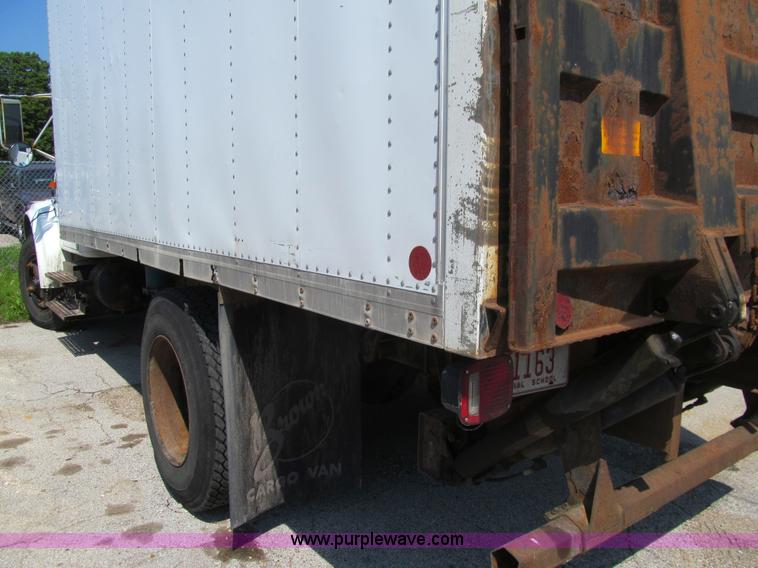 image for item K5665 1996 International 4700 box truck