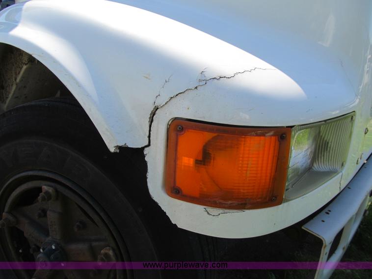 image for item K5665 1996 International 4700 box truck