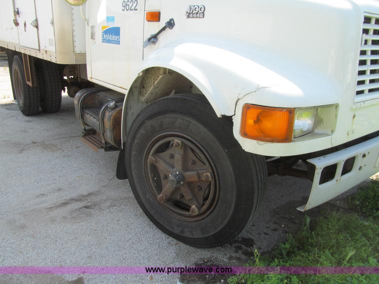 image for item K5665 1996 International 4700 box truck