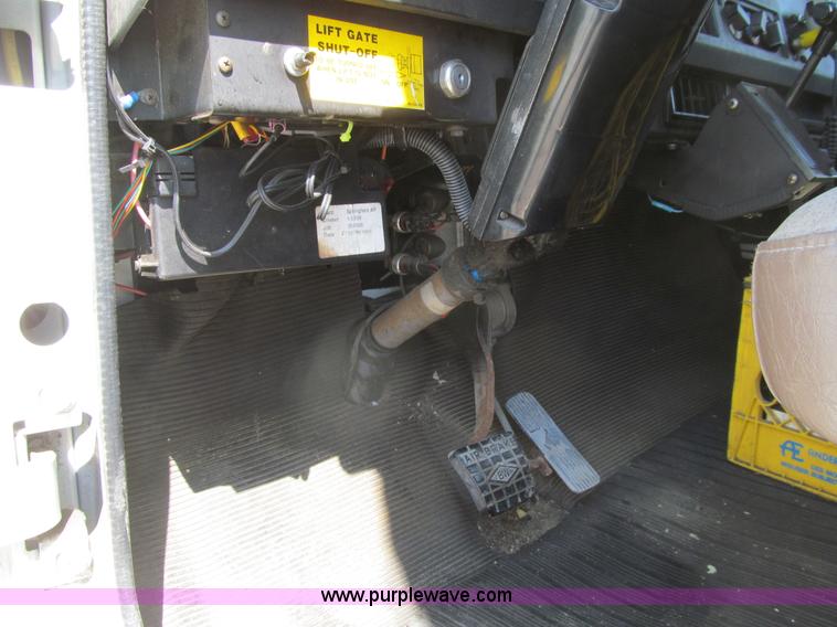 image for item K5665 1996 International 4700 box truck