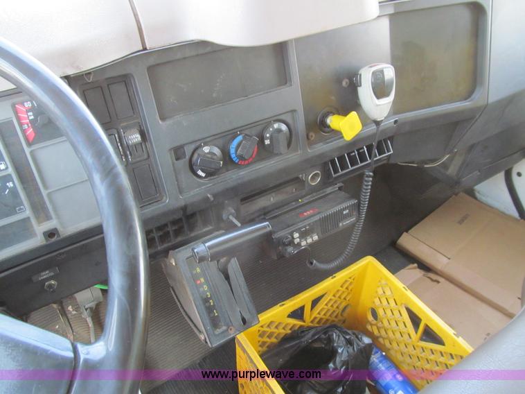 image for item K5665 1996 International 4700 box truck