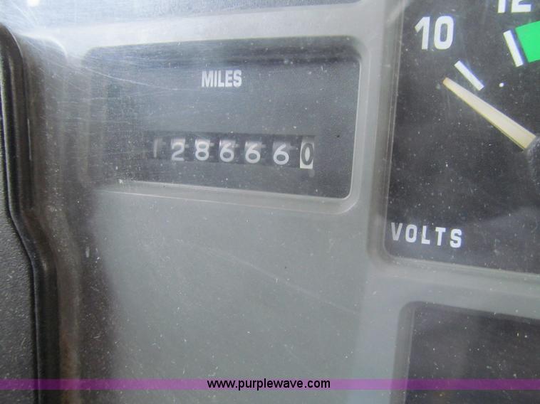 image for item K5665 1996 International 4700 box truck