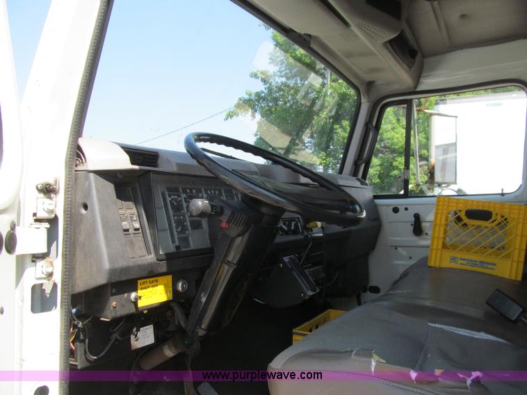 image for item K5665 1996 International 4700 box truck