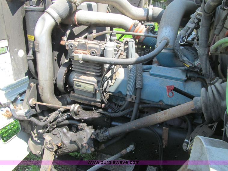 image for item K5665 1996 International 4700 box truck