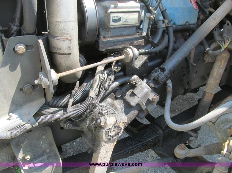 image for item K5665 1996 International 4700 box truck