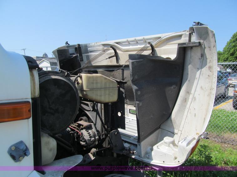 image for item K5665 1996 International 4700 box truck