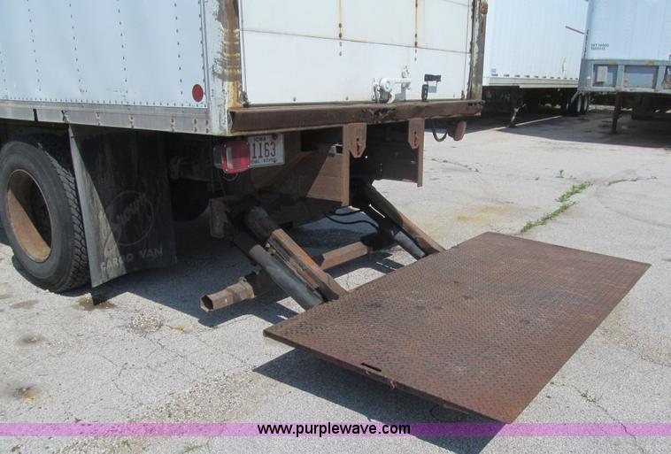 image for item K5665 1996 International 4700 box truck