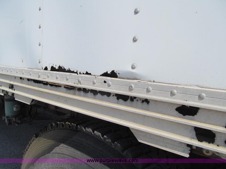 image for item K5666 1998 Ford F800 box truck