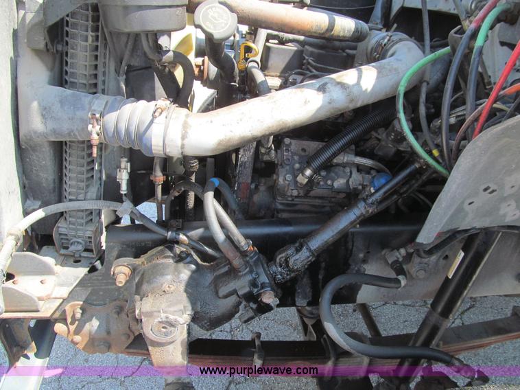 image for item K5666 1998 Ford F800 box truck