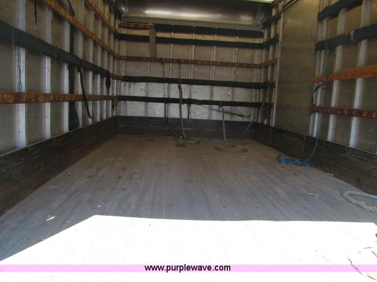 image for item K5666 1998 Ford F800 box truck