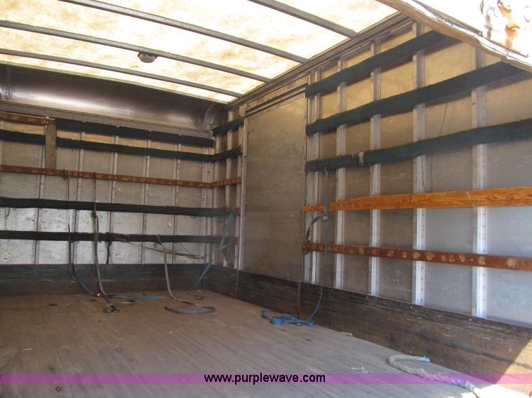 image for item K5666 1998 Ford F800 box truck