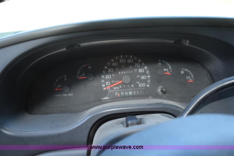 image for item K6000 2003 Ford Econoline E450 bus