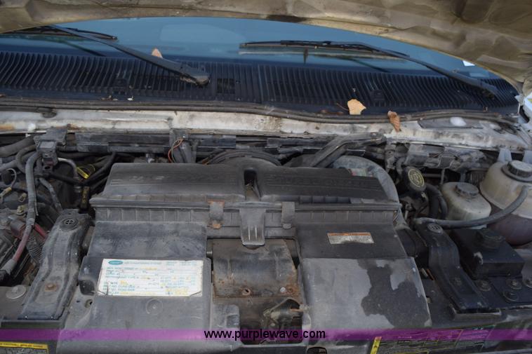 image for item K6000 2003 Ford Econoline E450 bus