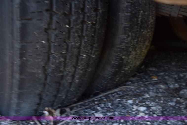 image for item K6000 2003 Ford Econoline E450 bus