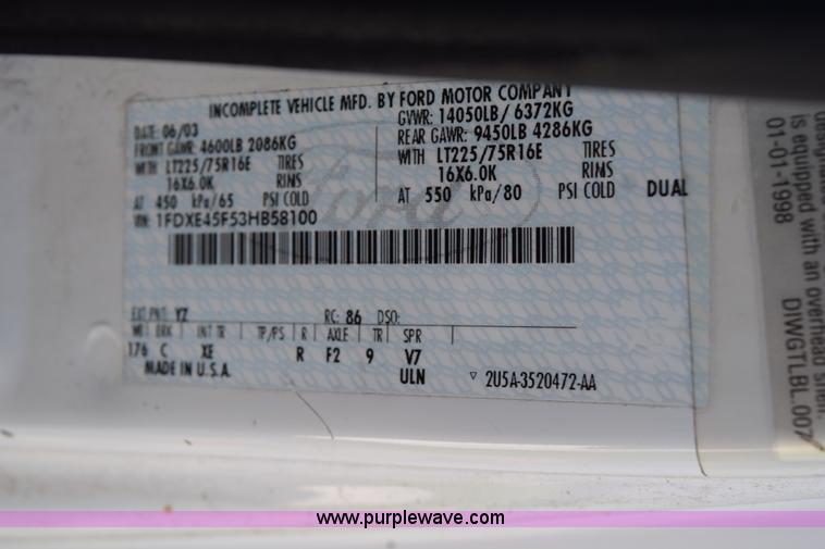 image for item K6000 2003 Ford Econoline E450 bus