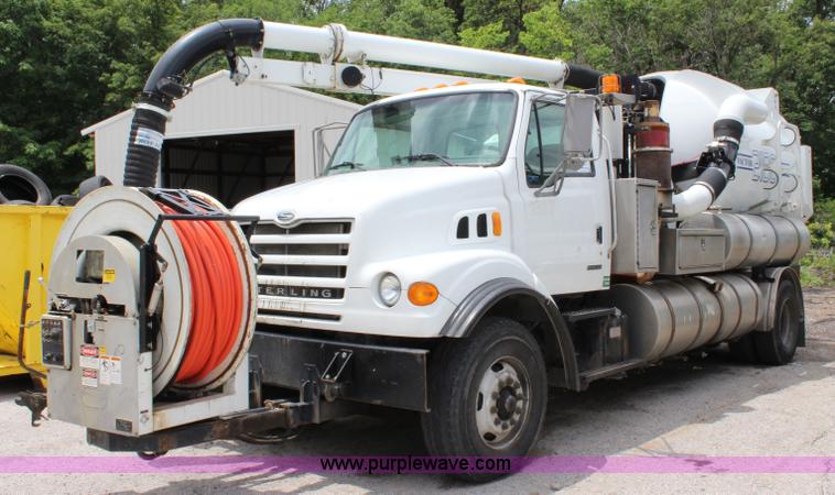 image for item K6002 2003 Sterling L7500 vacuum truck
