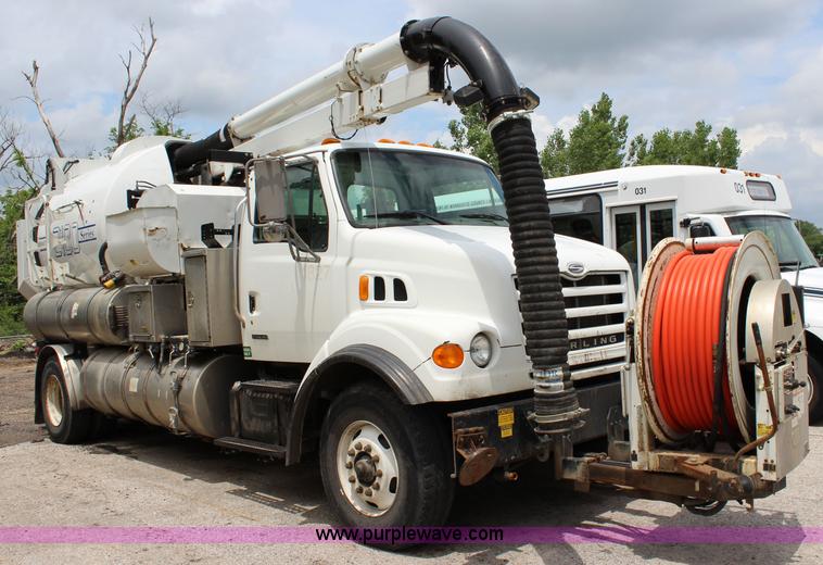 image for item K6002 2003 Sterling L7500 vacuum truck