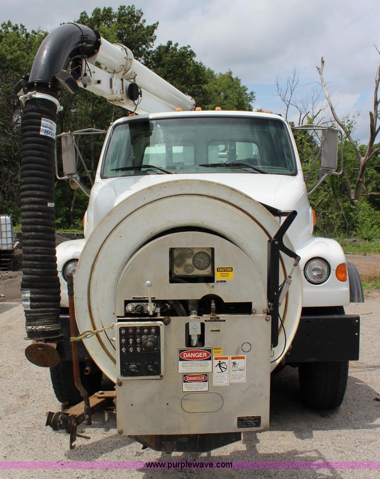 image for item K6002 2003 Sterling L7500 vacuum truck