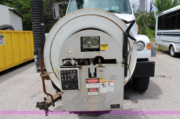 image for item K6002 2003 Sterling L7500 vacuum truck