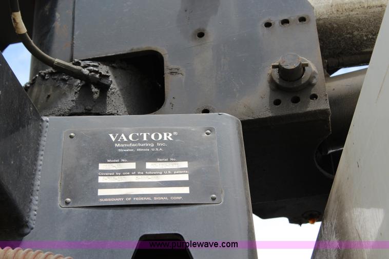 image for item K6002 2003 Sterling L7500 vacuum truck