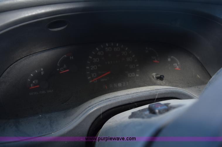 image for item K6003 2003 Ford Econoline E450 bus