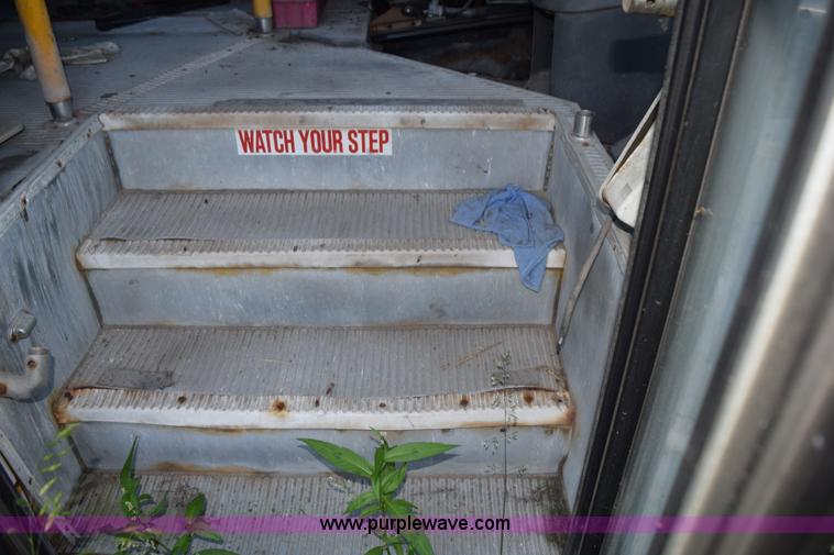 image for item K6003 2003 Ford Econoline E450 bus