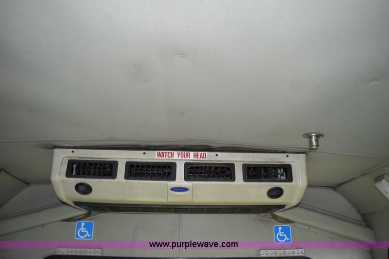 image for item K6003 2003 Ford Econoline E450 bus