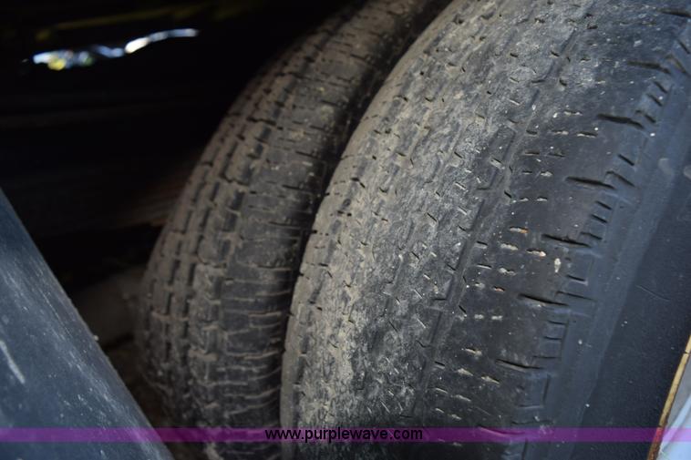 image for item K6003 2003 Ford Econoline E450 bus