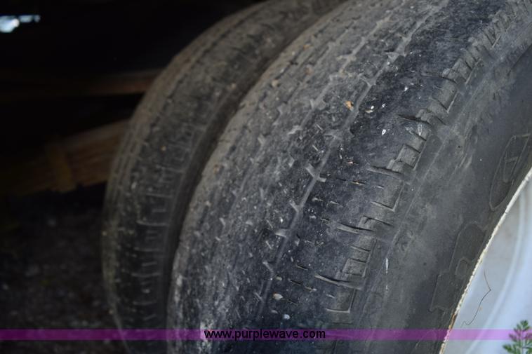 image for item K6003 2003 Ford Econoline E450 bus