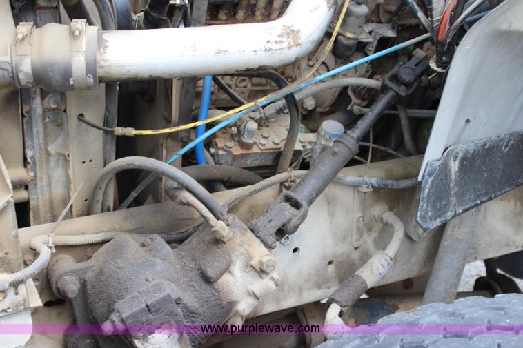 image for item K6005 1994 Ford F800 tank truck