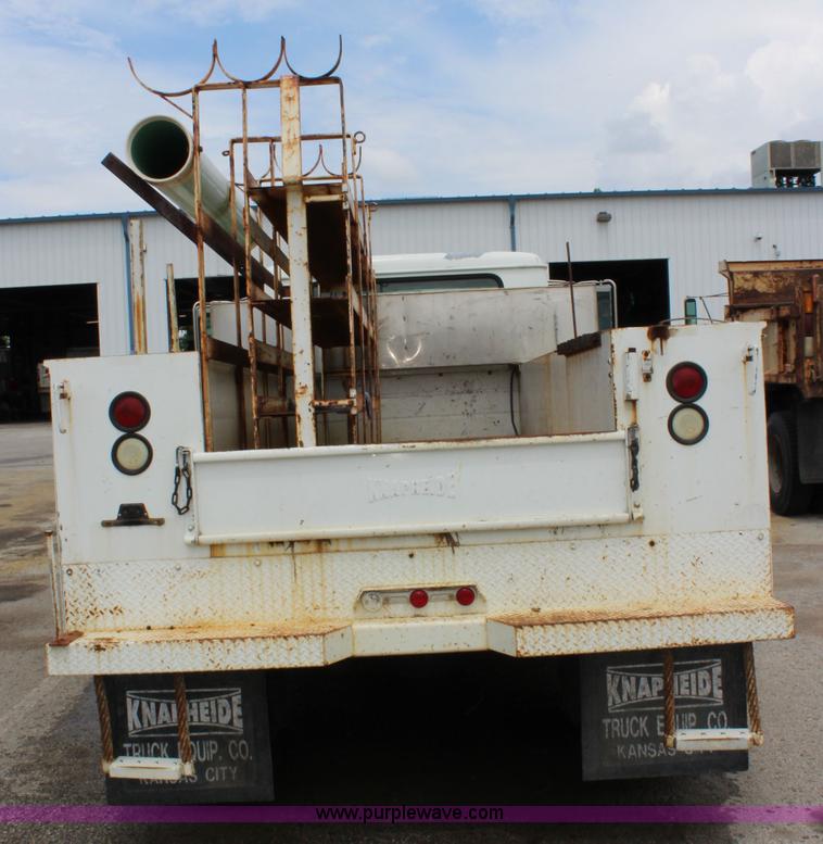 image for item K6011 2002 International 4700 service truck